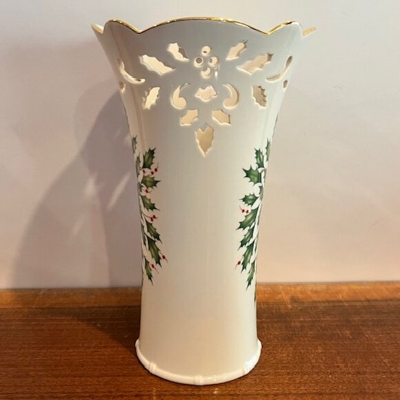 Lenox Holiday Pierced Holly Vase 9" with Box - Picture 5 of 11